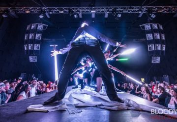 fireshow_lightshow_Pyroterra_fire_and_light_performance