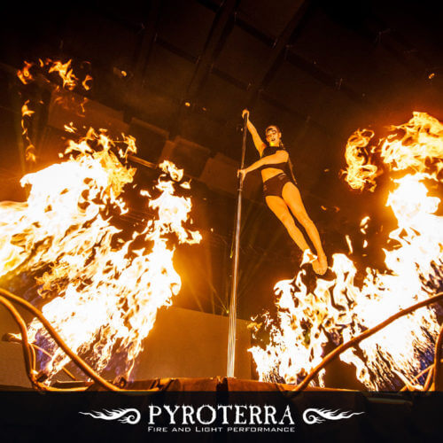 Pyroterra_POLE-DANCE_fireshow