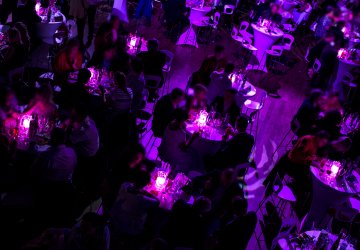 LedEvent_LED-vase_crowd