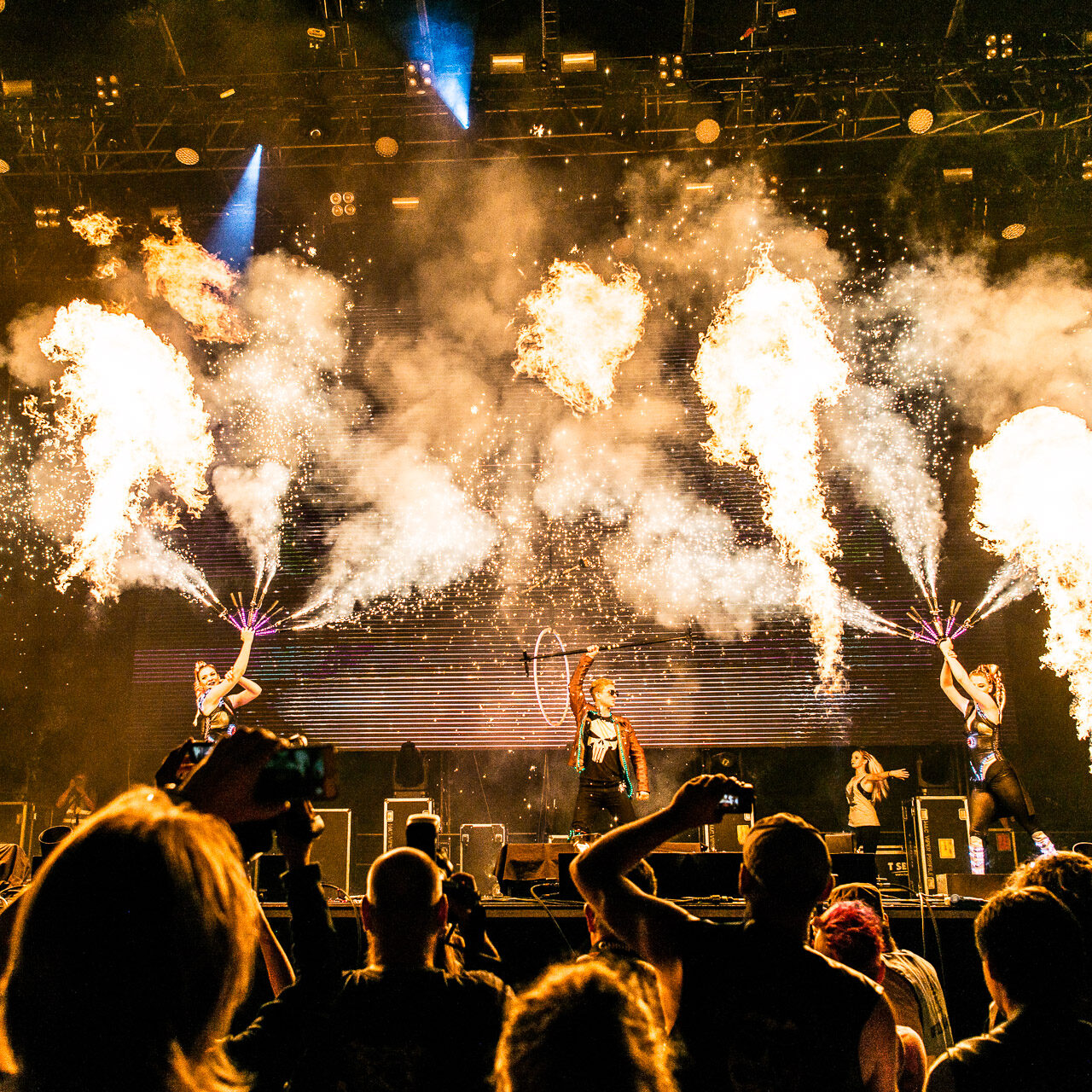 modern fire show with pyrotechnics Pyroterra - ohňové show - Harley Davidson opening